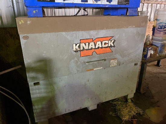 Knaack 5ft long x 4ft high mobile jobsite storage box