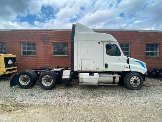 Freightliner Sleeper Cab and Chassis - Parts Only