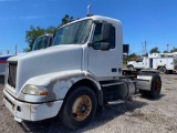 2004 Volvo VNM Tractor/Truck