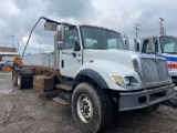 2005 International 7400 22ft Rolloff Truck