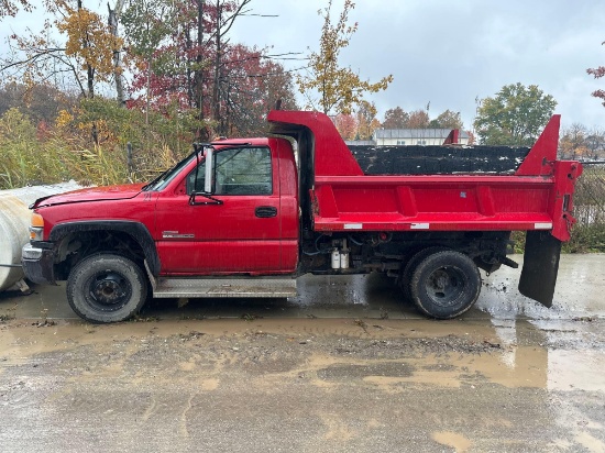 GMC 3500 Duramax Diesel Dump-truck