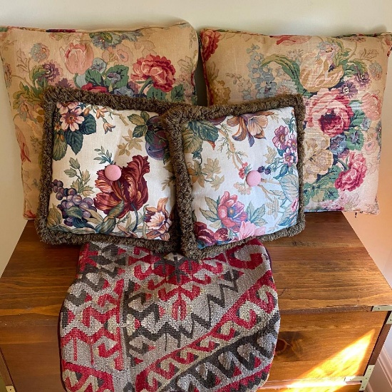 5 Decorator Pillows