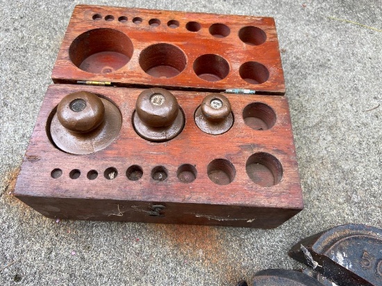 Vintage Scale Weights