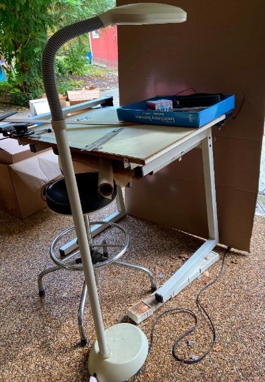 Scuola Neolt Drafting Table, Stool and Light