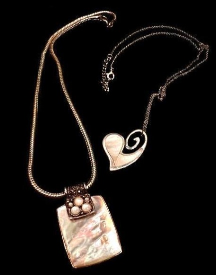 Mother of Pearl Pendant Necklaces Set In Silver (2)