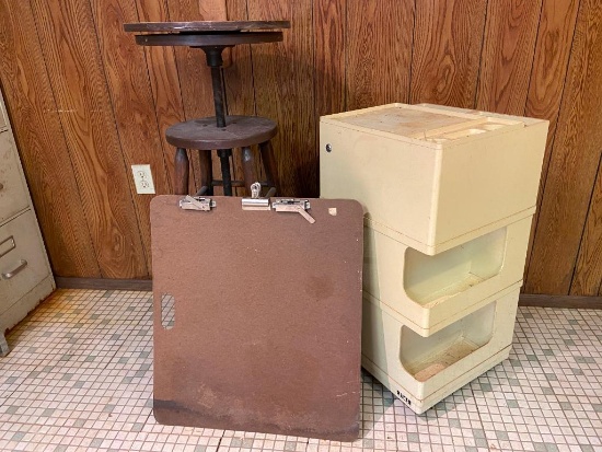 Ceramic Sculpture Stand, Drawing Board and Style Neolt Desk Drawers