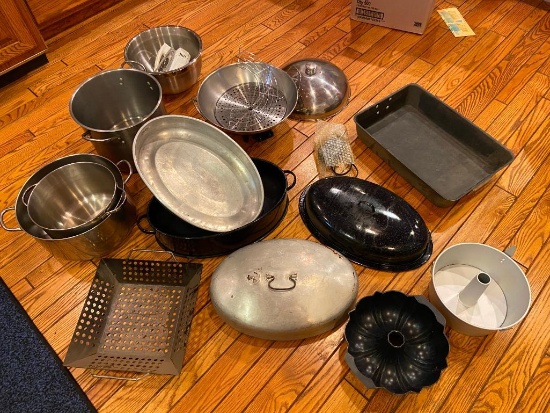Huge Kitchen Lot - See Pictures! Calphalon, OXO, William Sonoma & Eckoware with Copper Bottom