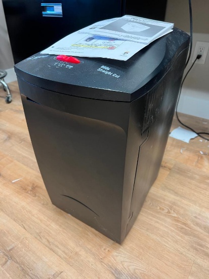 GBC Shredmaster 950S Strip Cut Paper Shredder with Manual