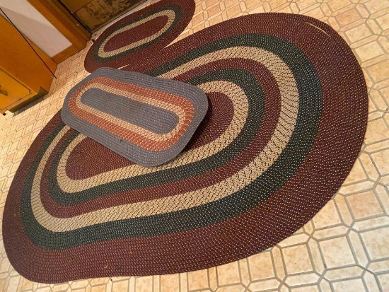 3 Oval Throw Rugs