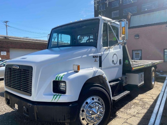 1999 Freightliner FL70 Rollback Truck