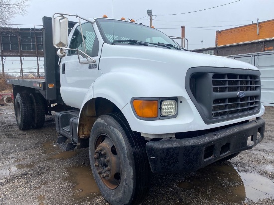 2000 Ford F-650 Diesel Flat Bed Truck