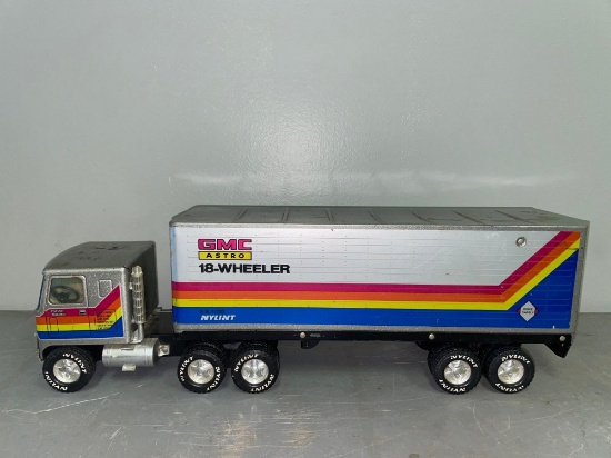 Toy GMC Astro 18-Wheeler Semi Truck