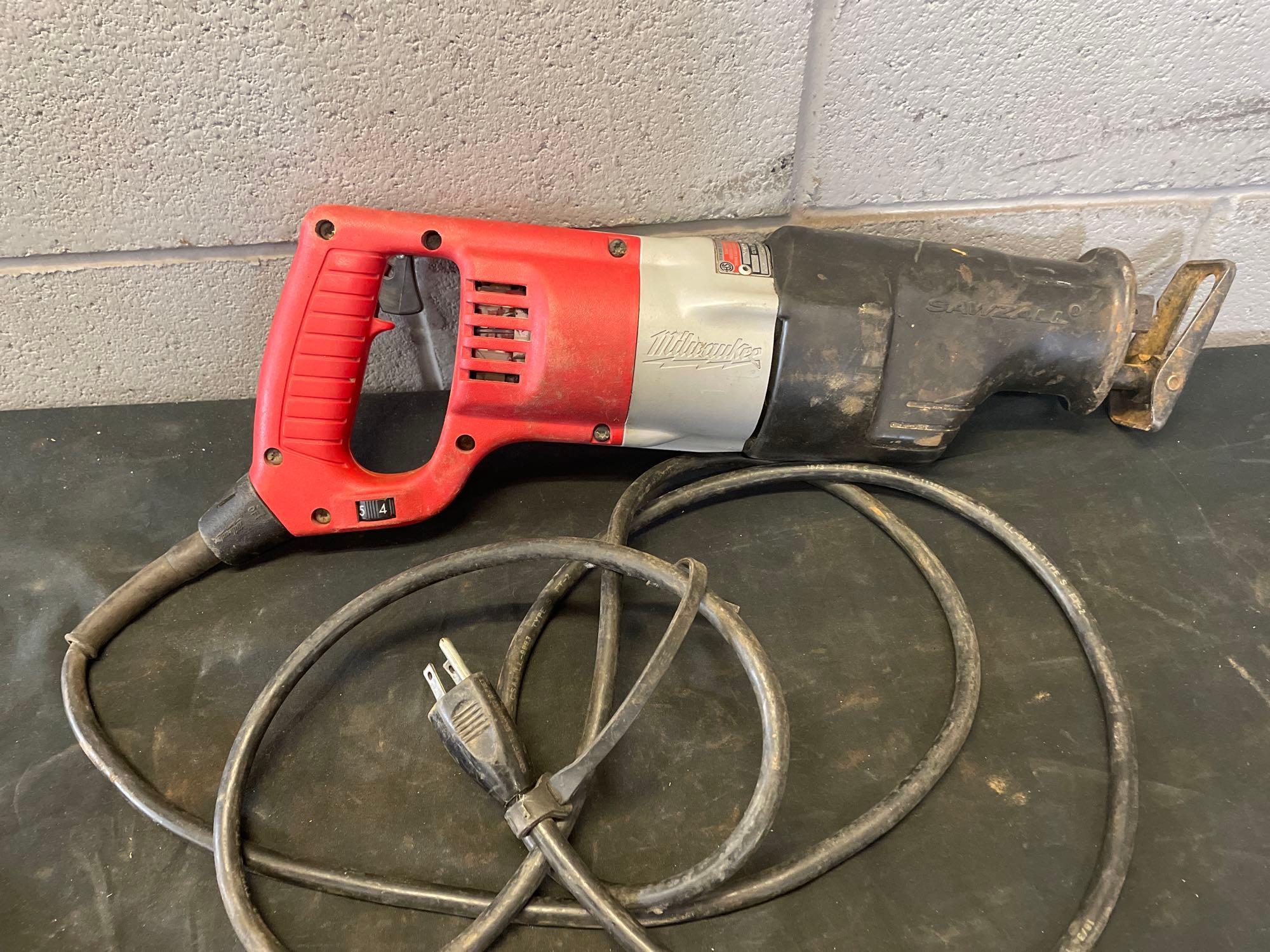 Milwaukee Heavy Duty Corded 6527 Sawzall Proxibid