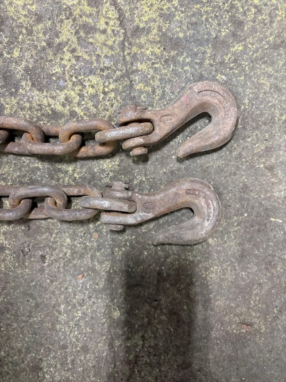 Approximately 32 ft long chain