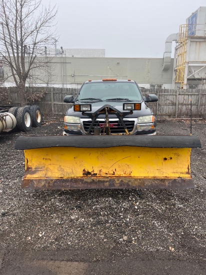 2004 GMC Sierra Plow Truck