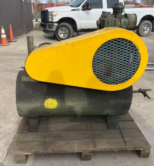 Approximately 40 Gal Horizontal Air Compressor