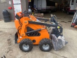New LandHero Equipment Co Mini Skidloader Model LDH-HY380