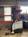 Crown RR5220-35 Electric Order Picker Lift