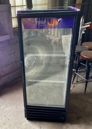 Approx 5ft Tall Man Cave 110v Beer Cooler