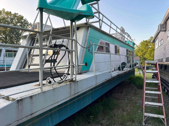 House Boat (located off-site, please read description)