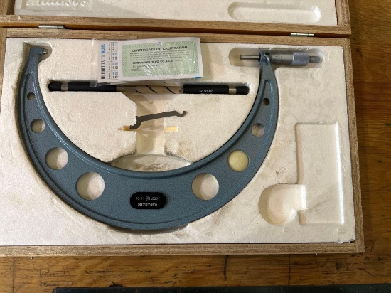 Mitutoyo Micrometer in Wooden Case