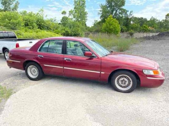 2002 Mercury Marquis LSE