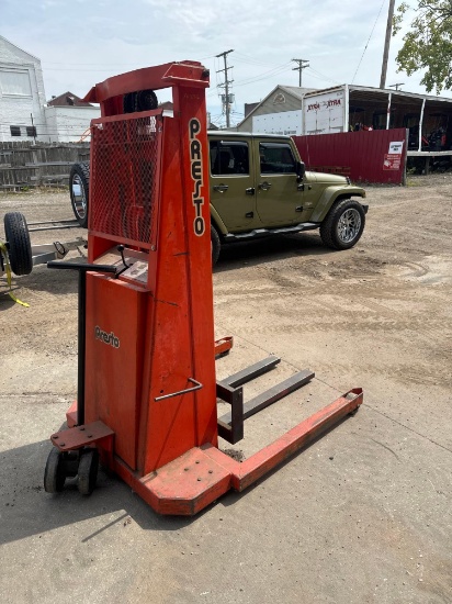 Lee Engineering Co Presto Elected Pallet Stacker Model PST294