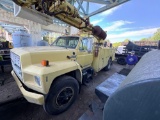1989 Ford F-800 Digger Derrick Truck (located offsite-please read full description)