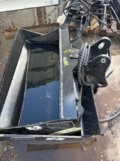 New GIYI Co 3 Ton/32in amino Excavator Swivel Bucket