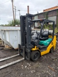 Komatsu Triple Mast 5750lb Propane Forklift