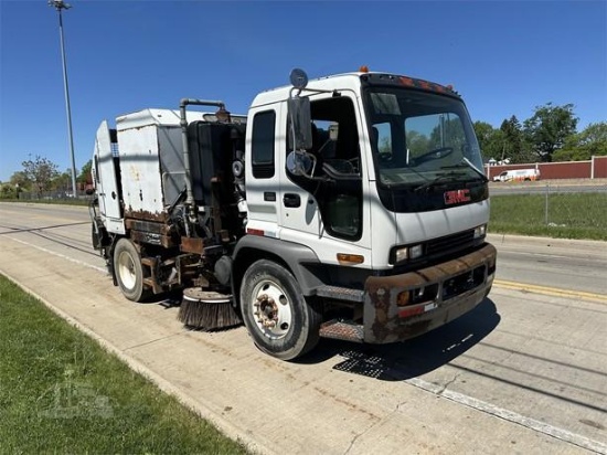 2005 GMC T7500 Sweeper Truck