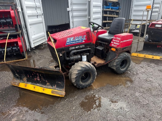 Steiner 430 Articulating 4x4 Tractor w/ Plow