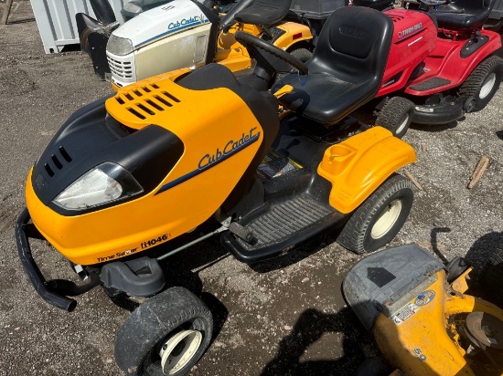 Cub Cadet Time Saver i1046 Riding Lawnmower