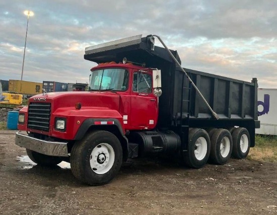 1999 Mack RD690S Dump Truck