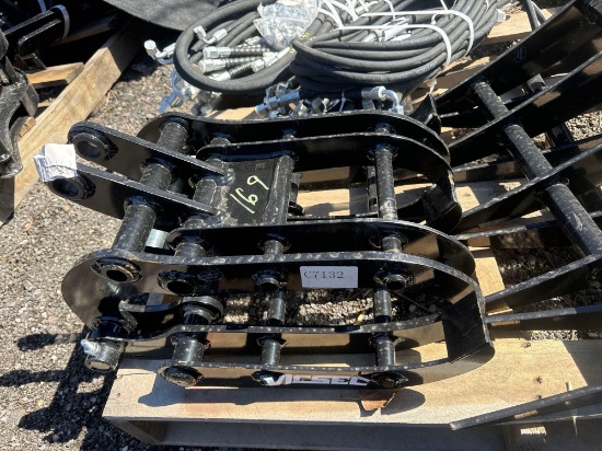 (1) New Vicsec Co 16in x 16in Grapple Claw Attachment