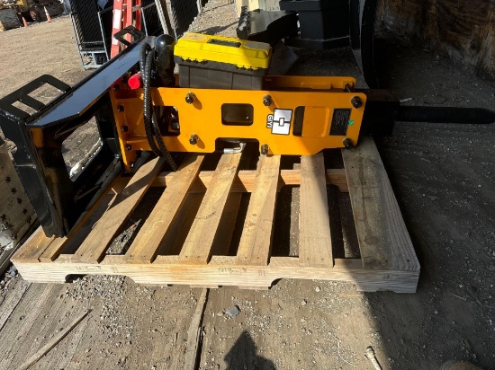 New GIYI Co Hydraulic Skidloader Breaker/Hammer Attachment Model 680