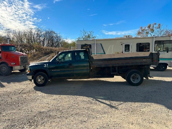 2001 Chevrolet Silverado Diesel 3500 Dump Truck