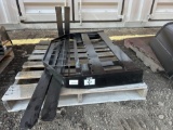New GIYI Co 60in Skidloader Fork Set