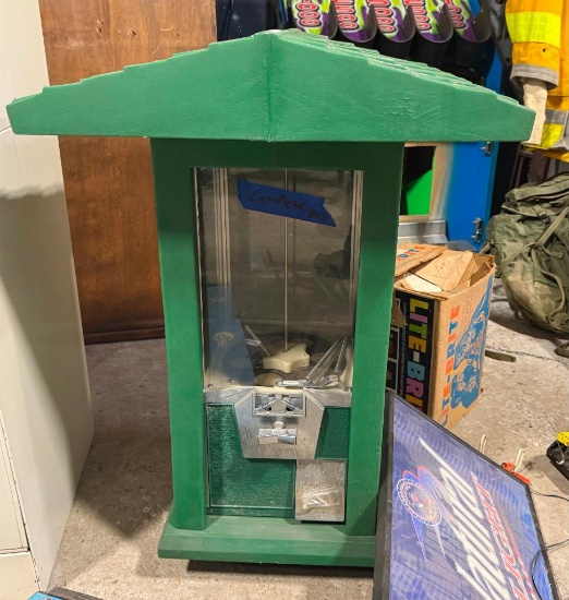 Treat vending machin