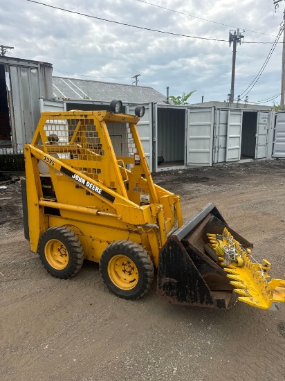 John Deere Skidloader Model 3375