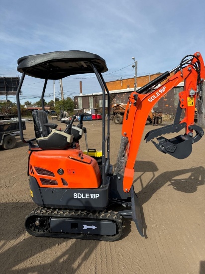 New SD Lanche Co Mini Excavator Model SDLE18P