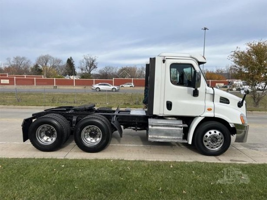 2017 Freightliner Cascadia 113 Truck