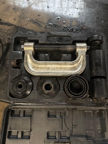 Maddox Co Ball Joint Service Kit for 2/4wd Model MA10-1