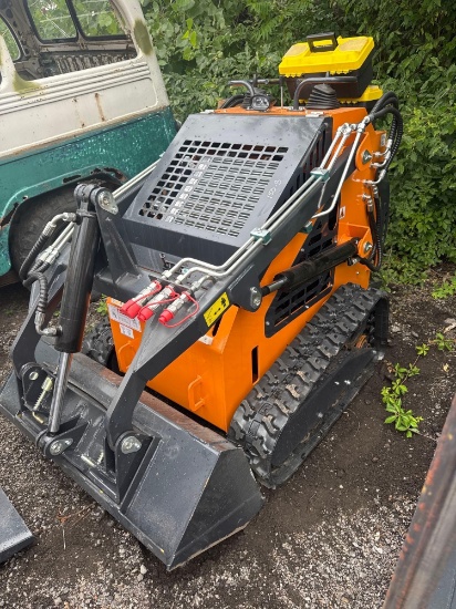 New LandHonor Mini Stand-On Skidloader Model LHR-HT380Q1