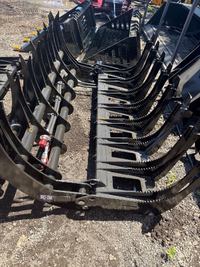 New Giyi Co Hydraulic Skidloader Log Grapple Attachment Model CLG72