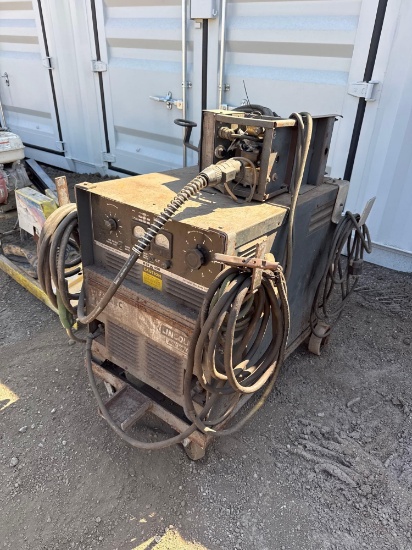 Lincoln Co IdealArc Arc Welder Model R3S w/ Squirt Welder Attachment Model LN-7