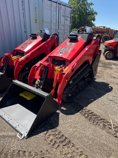 New SDLOOL Co KUBOTA DIESEL Stand-On Skidloader Model SL-V1000