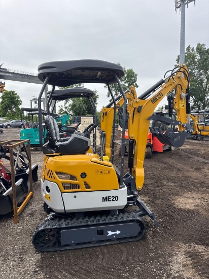 New SD Lanch Co Mini DIESEL Excavator Model ME20