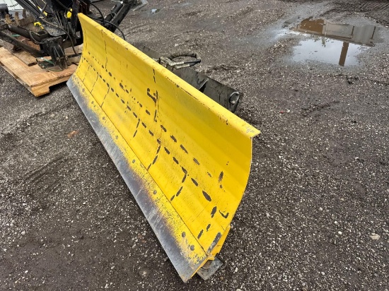 Hydraulic Skidloader 96in Snow Blade Attachment