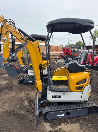 New SD Lanch Co Mini DIESEL Excavator Model ME20